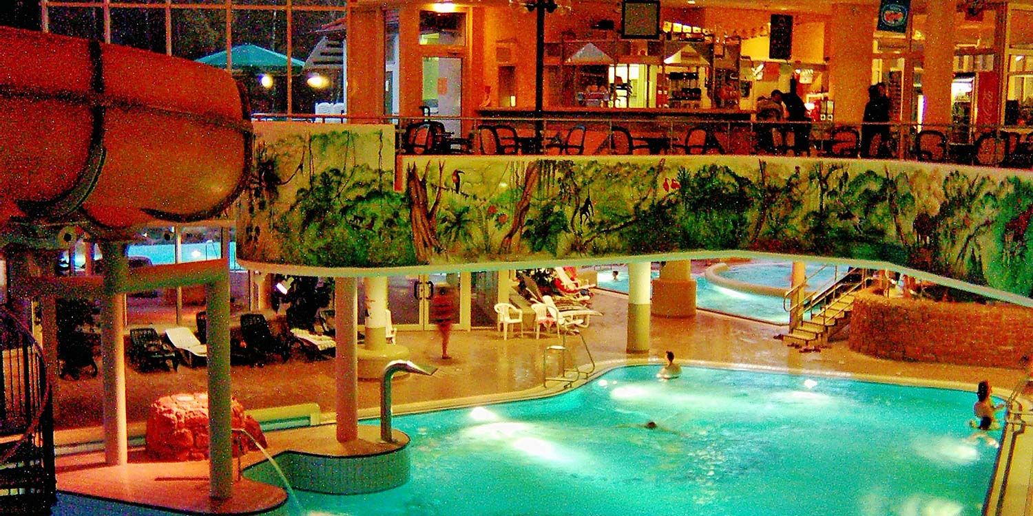 Schwimmbad Felsland Badeparadies in Dahn; Autor: qwesy qwesy; Lizenz: CC BY 3.0