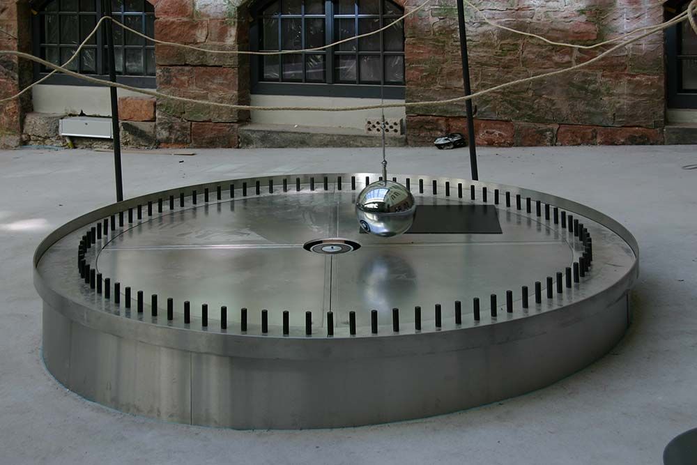 Pendel Foyer Dynamikum Pirmasens - Foto von Gerd Eichmann, CC BY-SA 3.0 Lizenz